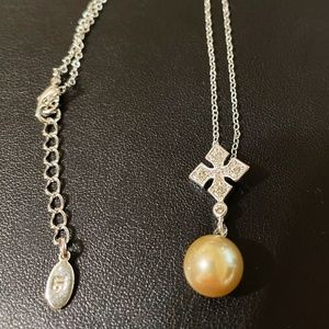 Carolee faux pearl dangle pendent necklace